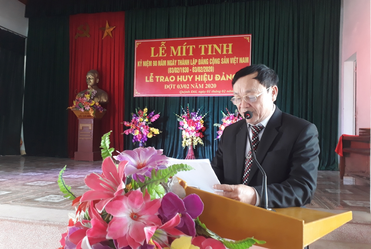 Đ/c Phan Đình Hiền - Bí thư Đảng uỷ, Chủ tịch HĐND xã phát biểu diễn văn buổi lễ