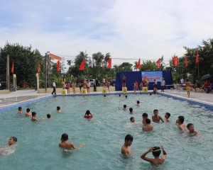 Khánh thành bể bơi Quỳnh Đôi